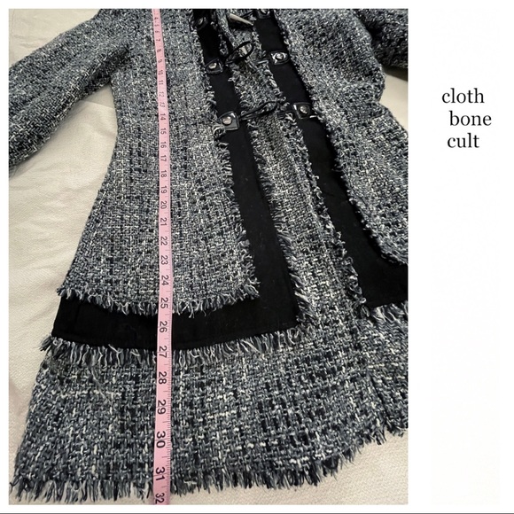 GUESS Woven Black & White Hooded COAT (EUC) - Picture 16 of 16